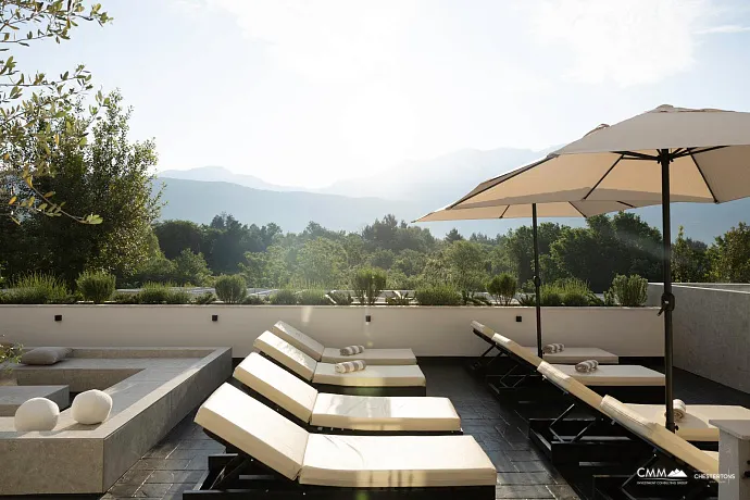 Charmante Villa mit Boutique-Apartments in Tivat